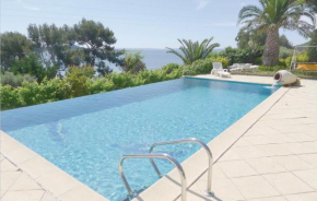 Stunning Apartment In Istres With Wifi